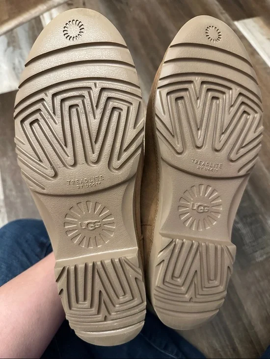 NWOT- Women's Romely Ugg - Picture 2 of 6